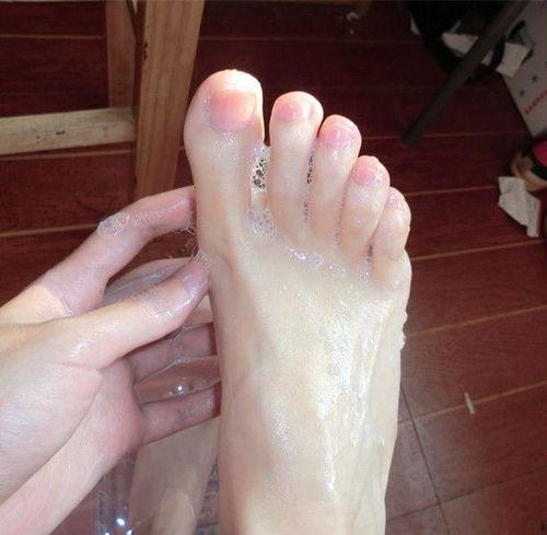 国产恋足,国产恋足题材作品深度解析  第3张